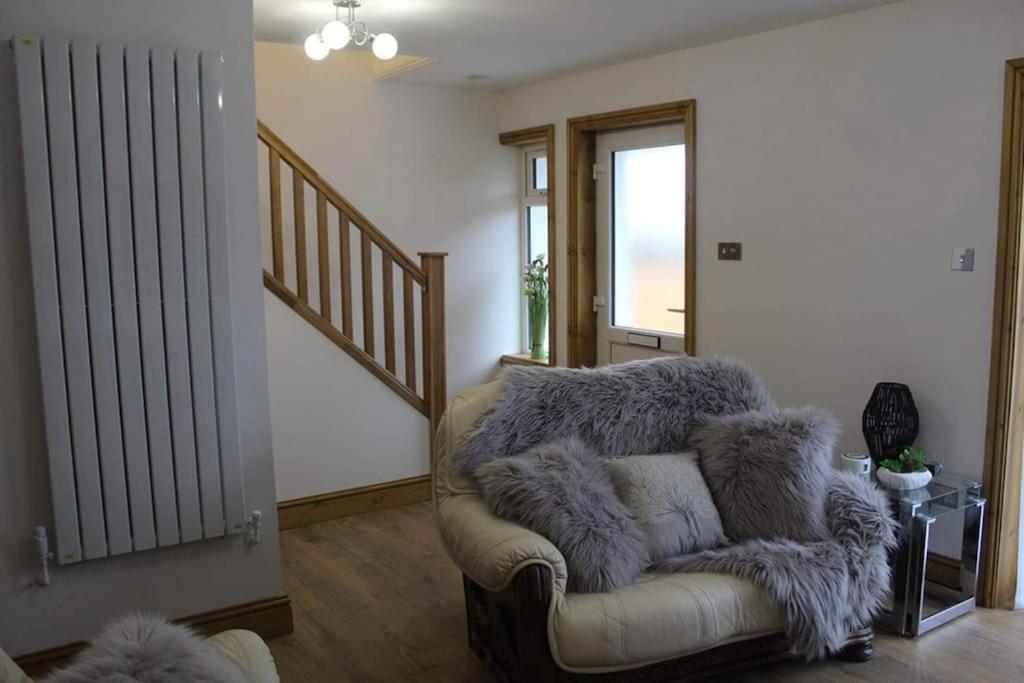 3 Bedroom Terrace Holiday Home เกรททอร์ริงตัน ภายนอก รูปภาพ